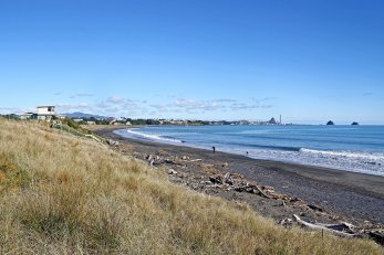 Fitzroy_Beach_1.jpg